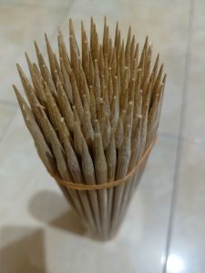 Tusuk corndog 22cm tebal 5mm isi 100pcs runcing & tumpul