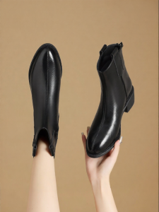 Josiny | Coarse Heel Pointed Toe Ankle Boots Black