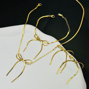 สร้อยคอรูปผีเสื้อสีทอง 18K ไม่ซีดจาง สไตล์เรียบง่าย เครื่องประดับแฟชั่นสำหรับผู้หญิง โซ่กระดูกไหปลาร้า โซ่คอ สร้อยคอแบบลำลอง