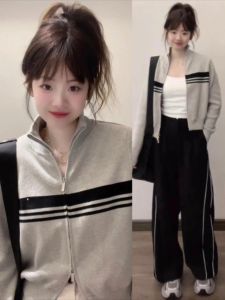 Stylish Korean-Style Zippered Striped Sweater Jacket for Women Fashionable Knitwear Cardigan with Stand Collar Short Length