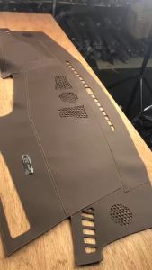 Thảm Taplo Da Pu Nappa 3D Audi Q5 2008 - 2015 Được Thiết Kế Ghép Nối Trên Bề Mặt Thảm (Các mẫu lựa chọn)