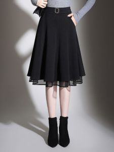 กระโปรงสั้นสีดำ A-Line ทรงเอ สำหรับผู้หญิง ฤดูใบไม้ผลิและฤดูใบไม้ร่วง กระโปรงทรงลูกแพร์ทรงเข็มขัดสุดเก๋ กระโปรงทรงไข่มุก กระโปรงทรงเอสีดำ 2025 กระโปรงทรงเอสีดำ