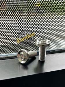 น๊อตยึดปั๊มเบรคหน้า(ล่าง) Xmax จี้ร่องแบน  สแตนเลสแท้ (1 ชุด ได้  2 ตัว)