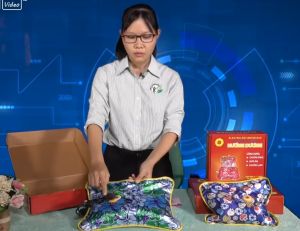 Túi chườm nóng lạnh đa năng HƯỚNG DƯƠNG bằng điện cỡ lớn & cỡ nhỏ Giảm đau hiệu quả giao màu ngẫu nhiên - Chính hãng