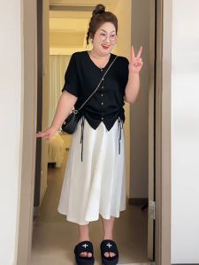 พลัสไซส์ คอวี เชือกรูด สไตล์ Hepburn ฝรั่งเศส ฤดูร้อน หลวม เสื้อยืดแขนสั้นถักสําหรับผู้หญิงซ่อนเนื้อ พรางหุ่น