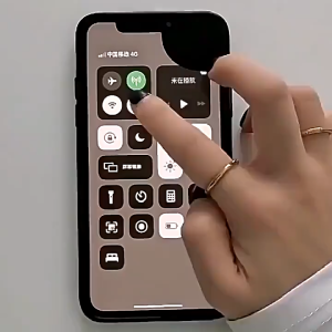 Pet Collar Tracker Water-Resistant for Cats and Little Dogs 2 Collars +GPS Tracker Smart Bluetooth Pet Collar Tracker Water-Resistant for Cats and Little Dogs Holder for iOS& ANDROID