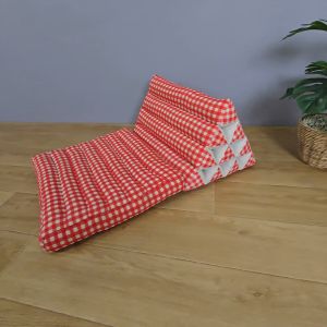 string(65)="หมอนอิง หมอนสามเหลี่ยม ลายมินิมอล ลายสก๊อต เบาะนั่ง มีราคาเร็ว