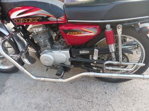 Stainless Footstep Crash guard for Tricycle ( With Bracket)