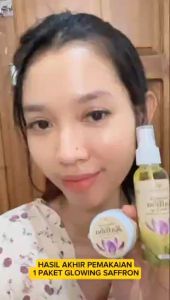 2 IN 1 PAKET GLOWING SAFFRON FACEMIST GLOWING SAFFRON FREE MOISTURIZER SAFFRON