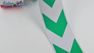 5cmm*25m Arrow Reflective Hazard Safety Warning Caution Tapes White-Green Reflectors Adhesive Stickers For Trailer Vehicle Stair
