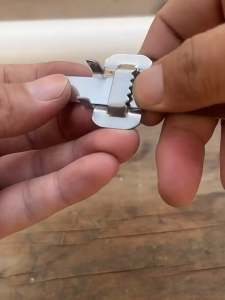100PCS Stainless Steel Strap Buckles Packing Installation Strap Steel Banding Strap Buckle