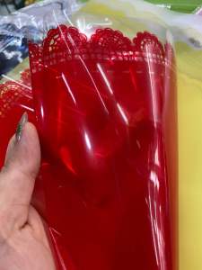 Giấy gói hoa gói quà viền hoa văn không thấm nước khổ 60x60cm