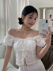 Áo Sơ Mi Trắng Vai Một Chữ Cho Nữ Phong Cách Mới 2025 Áo Sơ Mi Cotton Tay Bồng Cổ Tròn Ngắn Mùa Hè Thiết Kế Thanh Lịch Kiểu Pháp