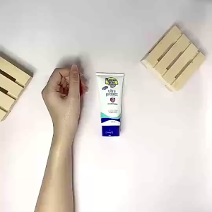 บานาน่าโบ๊ท อัลตร้า โพรเทค ซันสกรีน โลชั่น เอสพีเอฟ 50 พีเอ+++90มล. / Banana Boat Ultra Protect Sunscreen Lotion SPF 50 EXP:2027