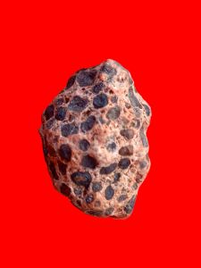 คตแปลกๆ เครื่องรางทนสิทธิ์ หายากสุดๆ แต่เห็นเม็ดเหล็กไหลเพลิงอยู่สองสามเม็ด ที่สุดของความหายาก