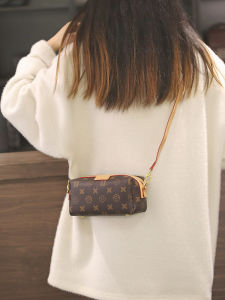 Versatile Small Square Bag Womens Crossbody Phone Bag Fashionable Geometric Pattern PVC Material Zipper Closure Handbag