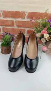 [ส่งเร็วพิเศษ!] 8am รองเท้านักศึกษา ขนาดปกติ คัทชูนักศึกษา หรือสำหรับราชการ ผู้หญิง หนังนิ่มใสบาย ส้น 2 นิ้ว SB009