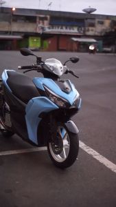 SKOTLET STIKER MOTOR ICE BLUE GLOSY DOF SKOTLET ICE BLUE GLOSSY DOP SCOTLITE BIRU MUDA GLOSY SCOTLAIT ICE BLUE STIKER MOTOR FUL BODI SKOTLET VIRAL HARGA PROMO BISA COD