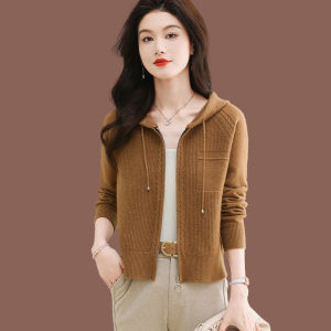 Áo Len Cardigan Dệt Kim Màu Đỏ Cạp Cao Cho Nữ Mùa Thu Đông Mới Về Áo Khoác Ngoài Ngắn Tay Dài Thường Ngày Có Mũ Trùm Đầu