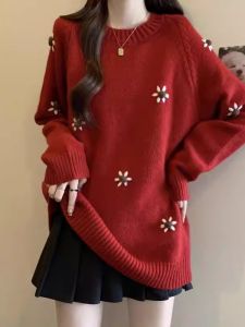 เสื้อสเวตเตอร์ถักลายดอกไม้สีแดง ทรงหลวม แขนยาว ปกกลม สำหรับผู้หญิง ฤดูใบไม้ร่วง 2024 เสื้อผ้าทำงาน แฟชั่น เสื้อผ้าทำงาน