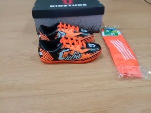 KIDZTUBS Sepatu Futsal Anak Paket Komplit Sepatu Futsal Tas Skin Deker Kaos Kaki Usia 6-10 Tahun Size 28 29 30 31 32 33 34 35 36 37 KDZ1210122624