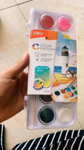 Bộ màu nước DELI C15-12 dạng nén với 12 màu tươi sáng kèm cọ vẽ