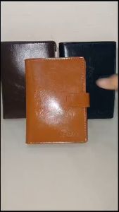 Deabolar Dompet Travel Muat Paspor dan Kartu Serta Cash K3247 Bahan Kulit Sintetis Kilat Lilin Lembut