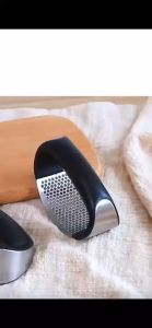 ✅100% Original UME Manual Garlic Presser Curved Garlic Grinding Slicer Chopper Stainless Steel Kitchen Tools