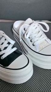 One for all พร้อมส่งจากไทย TX595 รองเท้าผ้าใบครึ่งส้น พื้นหนา2นิ้ว แบบสวม ดีไซน์ลูกไม้ปิดนิ้วเท้า รองเท้าแตะใส่ภายนอก รองเท้าผ้าใบส้นสูงแฟชั่นสตร