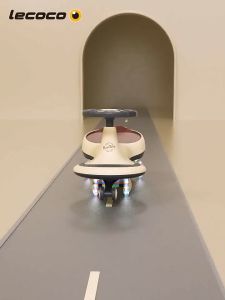 【Mini Gifts】Kid Twist Car with Glowing Wheels and Music Swing Car