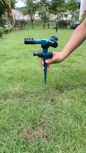 สปริงเกลอร์สนามหญ้าสามารถรดน้ำสนามหญ้า ต้นไม้ ดอกไม้ ผัก และอื่น ๆ ได้