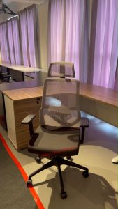 Mesh Office Chair / High Back / Medium Back / Office Furniture / Kerusi Pejabat / Kerusi Office (Adjustable Headrest Armrest)