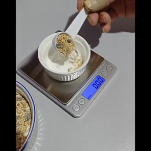 Magnifica Bird Seed Measuring Scoop for Birds
