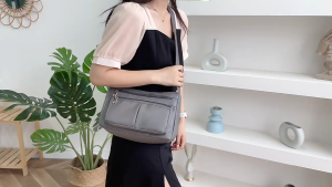 MOUSSON  กระเป๋าผู้หญิงกระเป๋าสะพายข้างผู้หญิงกระเป๋าคุณแม่อินเทรนด์สไตล์เกาหลีรุ่นใหม่กระเป๋าสะพายแฟชั่นหนังนิ่มสไตล์ตะวันตก