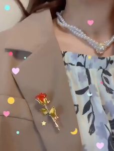 Bros Mawar Merah Stereoskopis Dekorasi Pakaian Tetap Gesper Pin Pribadi Trendi Wanita