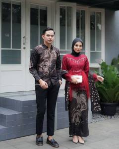 Batik Couple & Kebaya Sarimbit: Pilihan Terbaik untuk Acara Kondangan