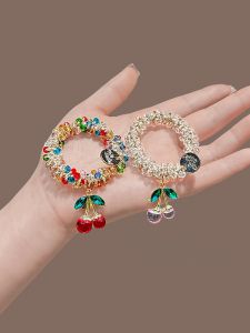 ยางรัดผมทรงลูกปัดสีสันสดใสสไตล์ใหม่สำหรับผู้หญิงในช่วงฤดูร้อน ยางรัดผมทรงหัวเข็มขัดดีไซน์เรียบง่ายและอเนกประสงค์ที่สวมใส่ได้ตลอดทั้งปี