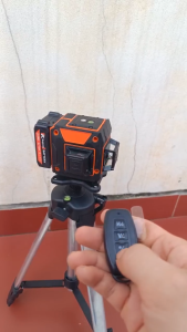 Máy cân bằng laser cân mực laze 12 tia xanh chính hãng Kapusi Nhật Bản  tặng kèm 2 pin 1 chân 1m2