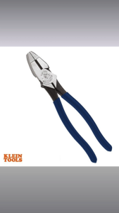Klein Tools 9-Inch Non-Crimping Pliers D213-9NE – High-Leverage Side Cutting Lineman’s Pliers for Heavy-Duty Use