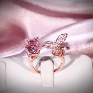 Huitan Bird Shaped Women Ring Inlaid Shining Big Pink Cubic Zirconia Sweet Party Daily Accessories Cute Delicate Jewelry Gift