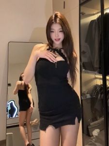 Váy Ren Cổ Treo Gợi Cảm Màu Đen Cho Nữ Mùa Đông Phong Cách Hàn Quốc Váy Ngắn Không Tay Cổ Chữ Một Váy Bó Sát