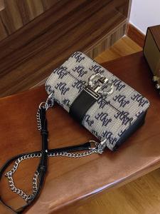 Left Apricot High Quality Commuter Womens Bag 2025 New French Style Chain Crossbody Shoulder Bag Soft PU Leather Handbag