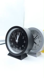 Square Alarm Clock Fashion Quartz Alarm Clock Loud Sound Analogue Desk Bed Home Office Jam Loceng Bulat Meja Tidur