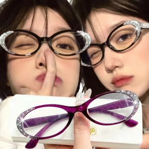 แว่นตาประกายเพชรทรงรีสำหรับผู้หญิงแว่นตาเซ็กซี่แบบหรูหราขนาดเล็กแว่นตาตาแมวเล็กแว่นตาย้อนยุค Y2K อ่านหนังสือสีฟ้าปิดกั้นได้