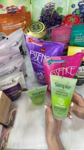 Sữa Rửa Mặt Simple Refreshing Facial Wash Dành Cho Mọi Loại Da 150ml Hàng Nhập Mỹ