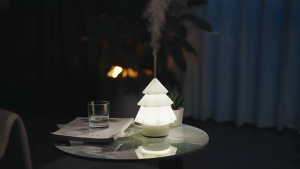 เครื่องอโรมาเธอราพีต้นคริสต์มาสใหม่ สำหรับใช้ในบ้าน ไฟสร้างบรรยากาศสีสันสดใสบนเดสก์ท็อป เครื่องเพิ่มความชื้น USB เสียงนุ่มนวล