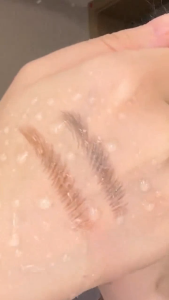 【ของแท้จากทางการ】ดินสอเขียนคิ้วแบบน้ำ กันน้ำ กันเหงื่อ ไม่หลุดง่าย เขียนไรผม คิ้ว ขนตาล่าง สร้างคิ้วสวยดูเป็นธรรมชาติและมีมิติ