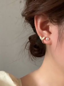 Korea fishtail pearl silver needle Earrings 韩国猫眼石鱼尾耳环