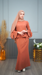 ชุดมินิกูรง ตกแต่งแขนด้วยโบว์น่ารักๆ เป็นแฟชั่น สำหรับมุสลิมะห์  ดูสวย น่ารักๆ ดูแพงมาก IN06