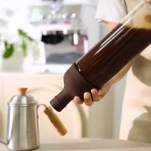 AKIRO HOME MALAYSIA Cold Brew Coffee Glass Bottle 1L Coffee Infuser Maker Filter Fruit Tea Travel Brewer Leak-Proof Botol Penapis Kopi Sejuk 咖啡 過濾壶